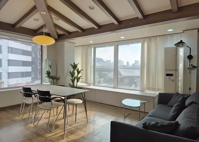 Com'a Hongdae 3bedroom Subway5min アパート *