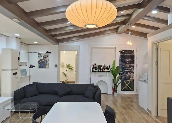 アパート Com'a Hongdae 3bedroom Subway5min ソウル特別市